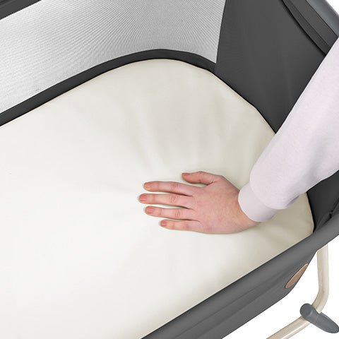 Maxi-Cosi Tori Co-sleeper feature
